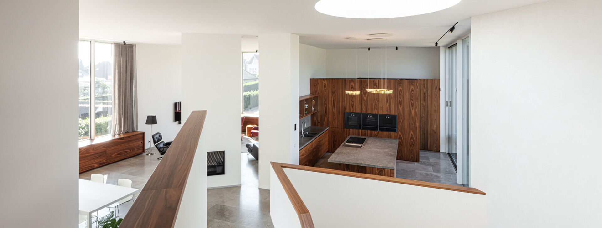 Luxueuze recente villa met zwembad te koop in Grimbergen.