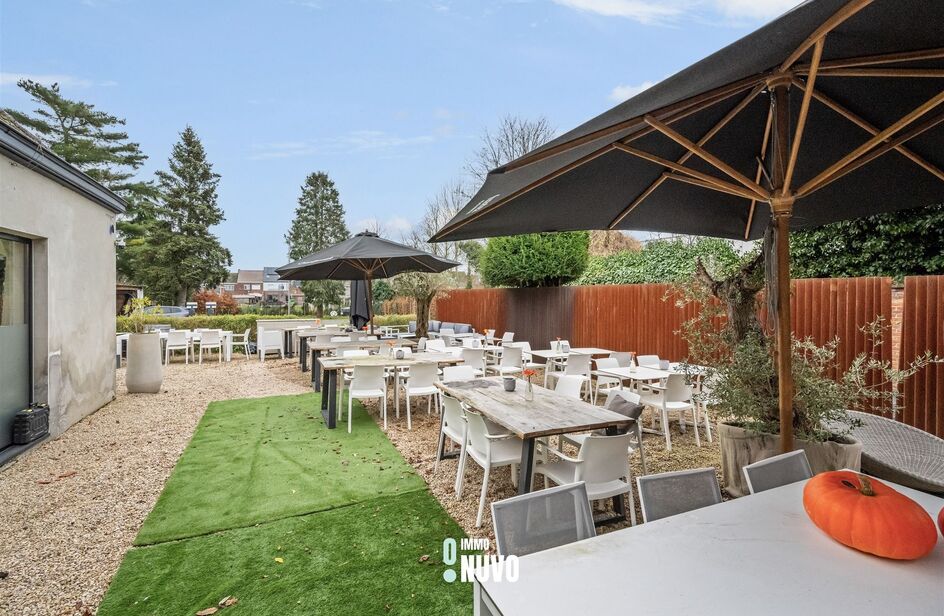 Immeuble commercial avec habitation à vendre à LEDE
