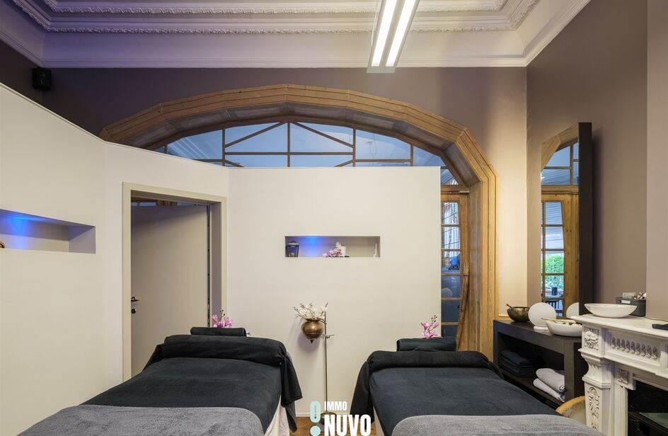 Commercieel gelijkvloers te koop in AALST