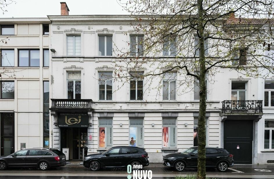 Commercieel gelijkvloers te koop in AALST