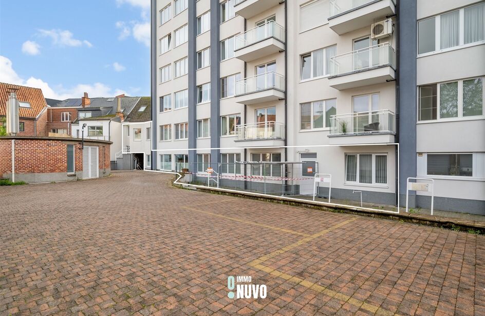 Commercieel gelijkvloers te koop in AALST