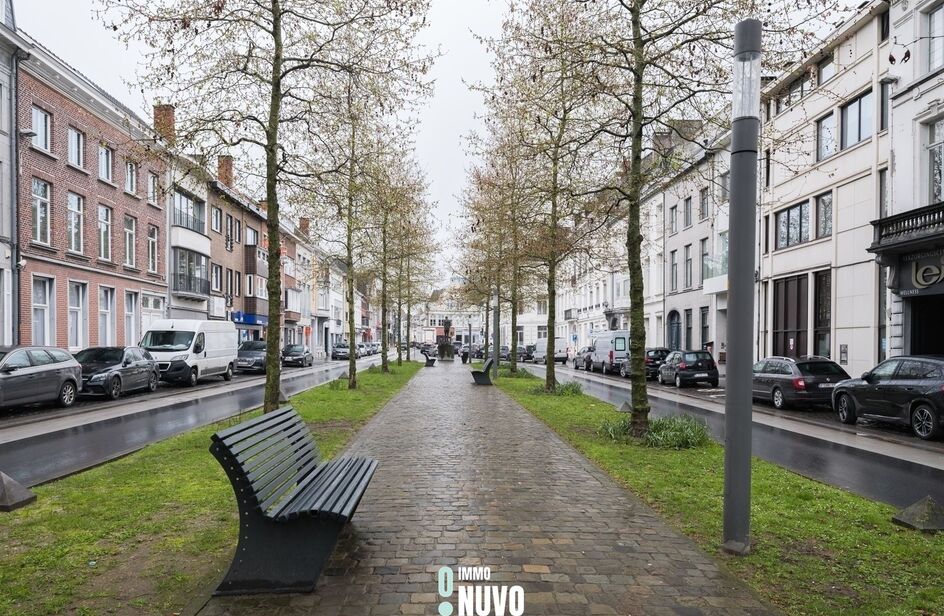 Exclusief handelspand met woonst te koop in AALST