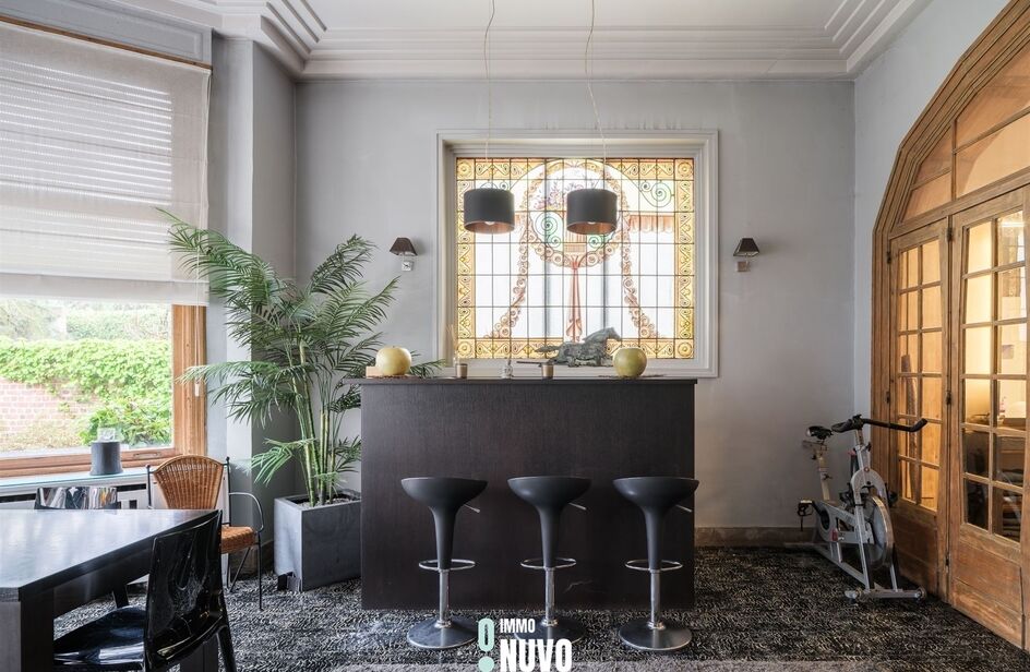 Exclusief handelspand met woonst te koop in AALST