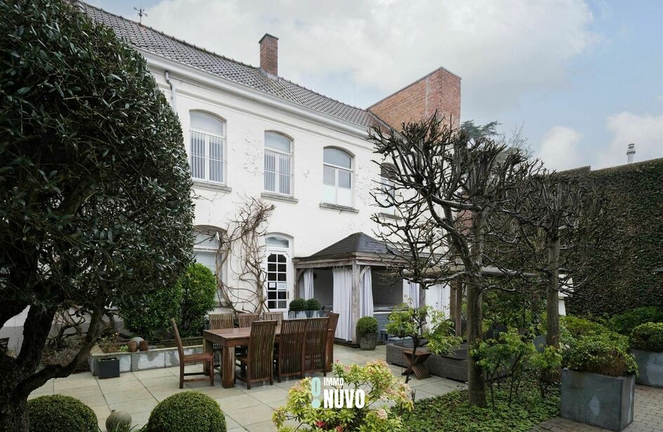 Exclusief handelspand met woonst te koop in AALST