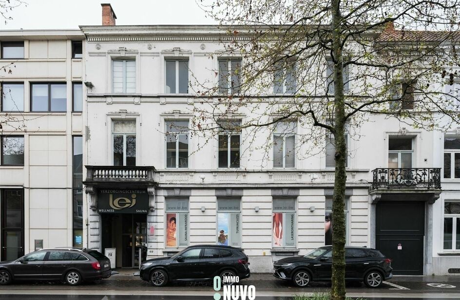 Exclusief handelspand met woonst te koop in AALST