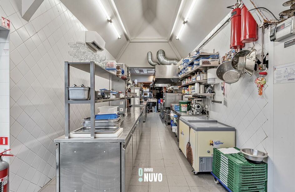 Gebouw voor gemengd gebruik te koop in LEDE