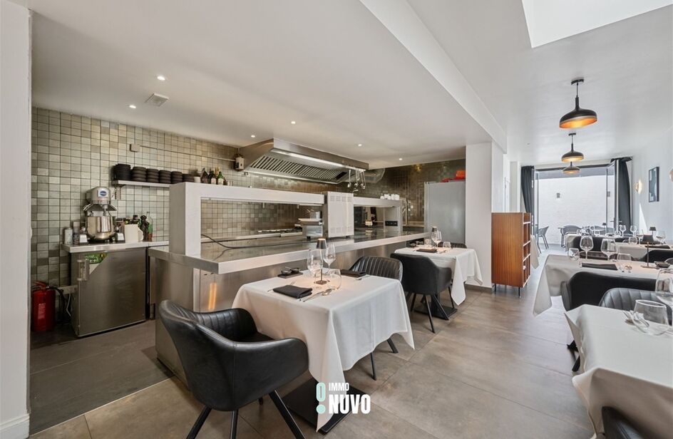 Immeuble commercial avec habitation &agrave; vendre &agrave; AALST