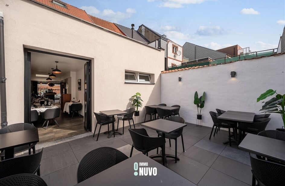 Immeuble commercial avec habitation &agrave; vendre &agrave; AALST