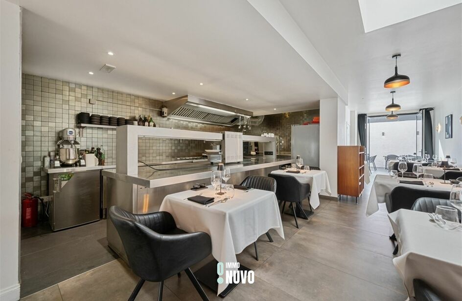 Immeuble commercial avec habitation &agrave; vendre &agrave; AALST