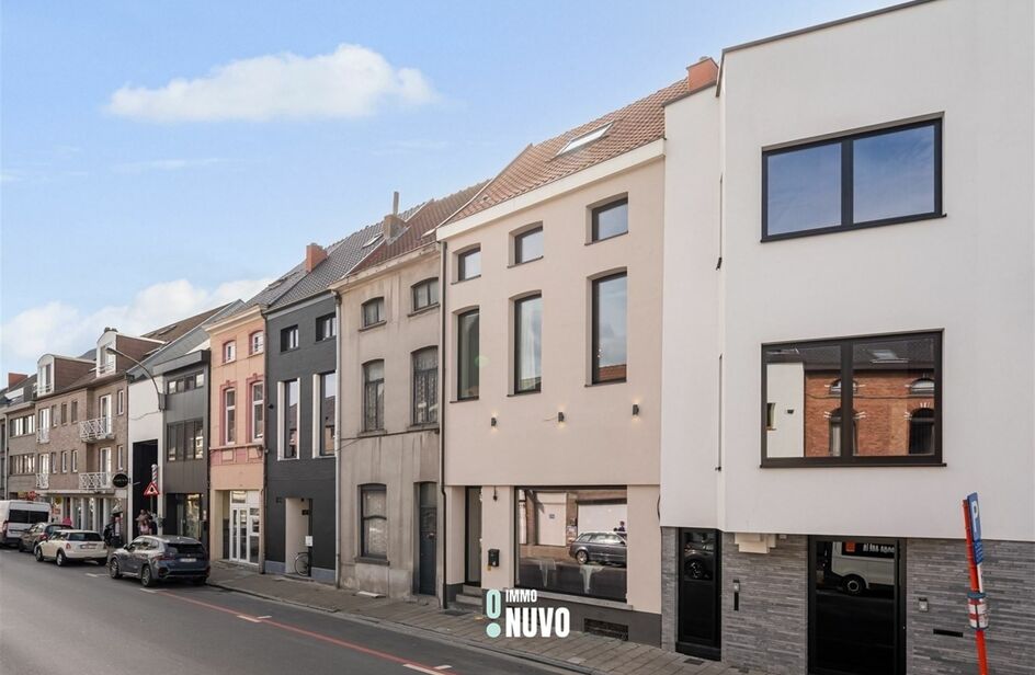 Immeuble commercial avec habitation &agrave; vendre &agrave; AALST