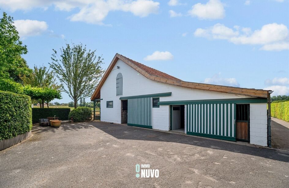 Landelijke woning te koop in MERCHTEM