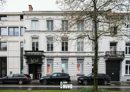 Commercieel gelijkvloers te koop in AALST